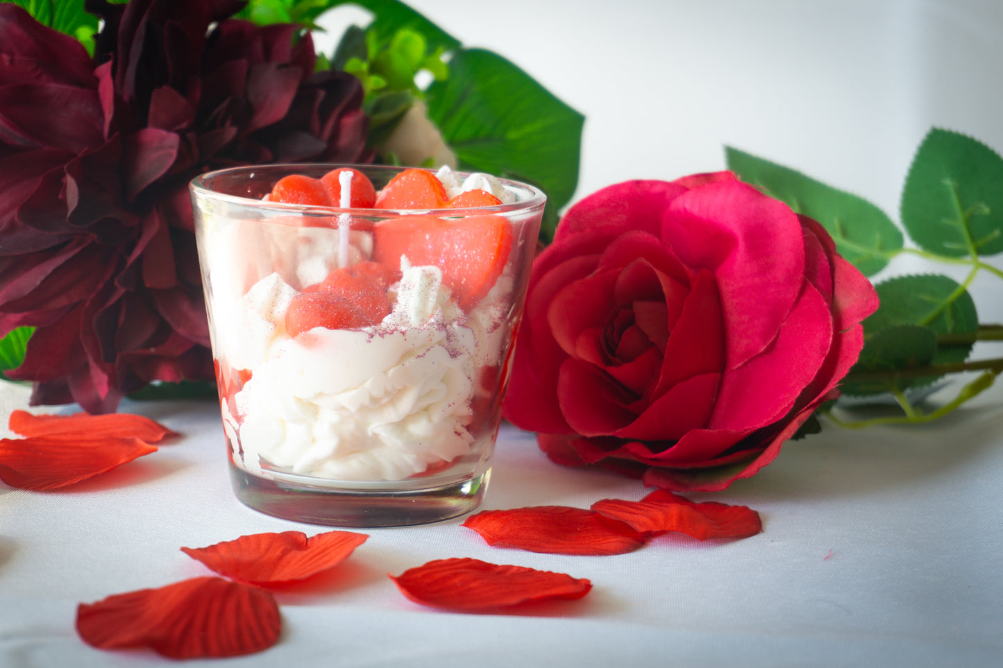 Photo 11 de la bougie parfumée artisanal "Amour éternel" en version blanc-rouge