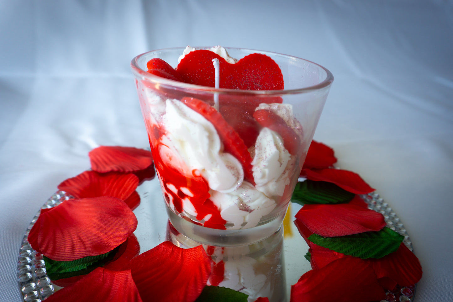 Photo 3 de la bougie parfumée artisanal "Amour éternel" en version blanc-rouge